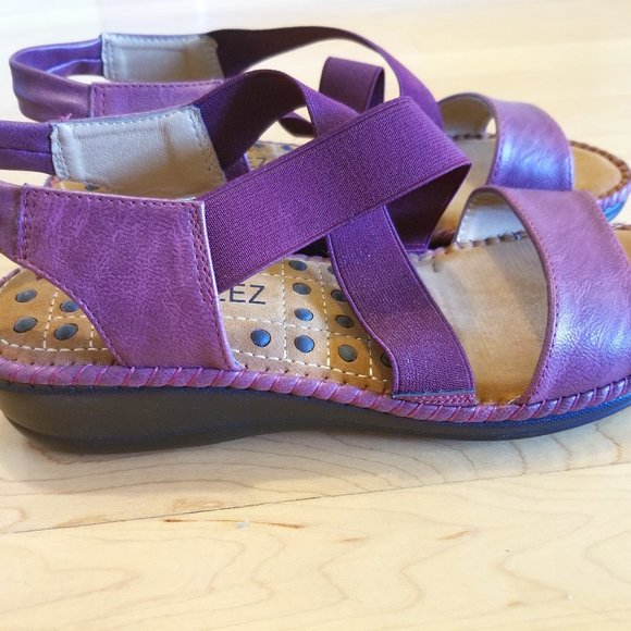 Noblez burgundy leather sandals - Picture 1 of 6